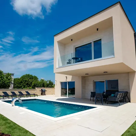 Villa Paula Pula